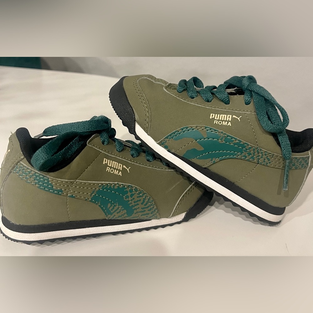 ❤️NWOT PUMA size 7 TODDLER SNEAKERS ❤️